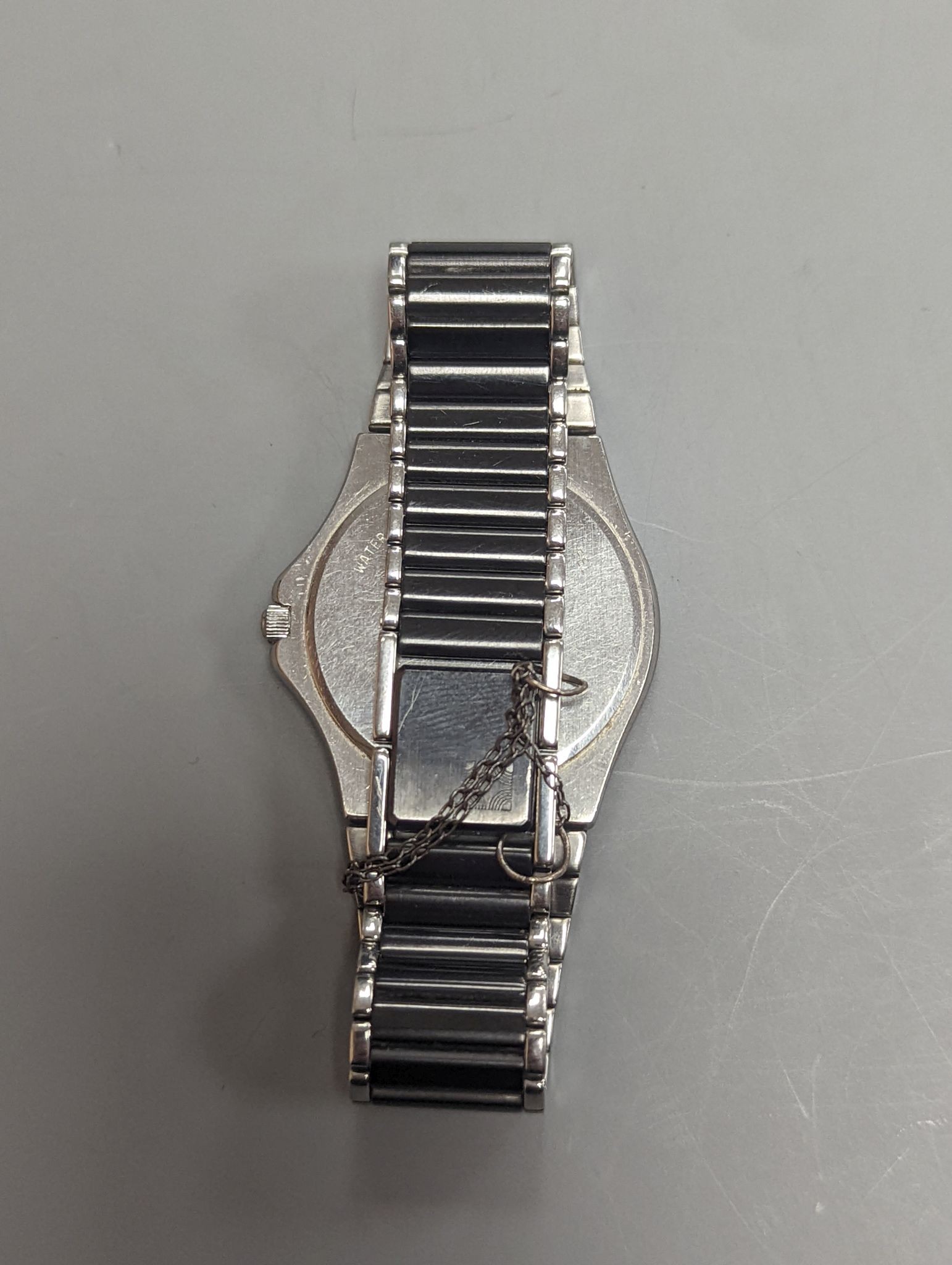 A gentleman's modern Zenith Port-Royal quartz wrist watch, with box and spare links.